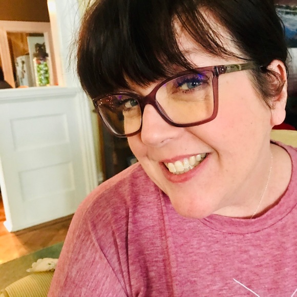 Meet your Posher, Kellye - Picture 3 of 3